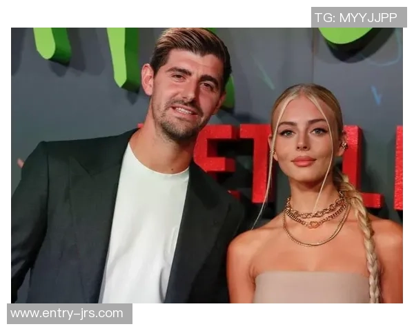 库尔图瓦的传奇之路:从青涩门将到世界顶级守护者的蜕变与荣耀 库尔图瓦的传奇之路:从青涩门将到世界顶级守护者的蜕变与荣耀